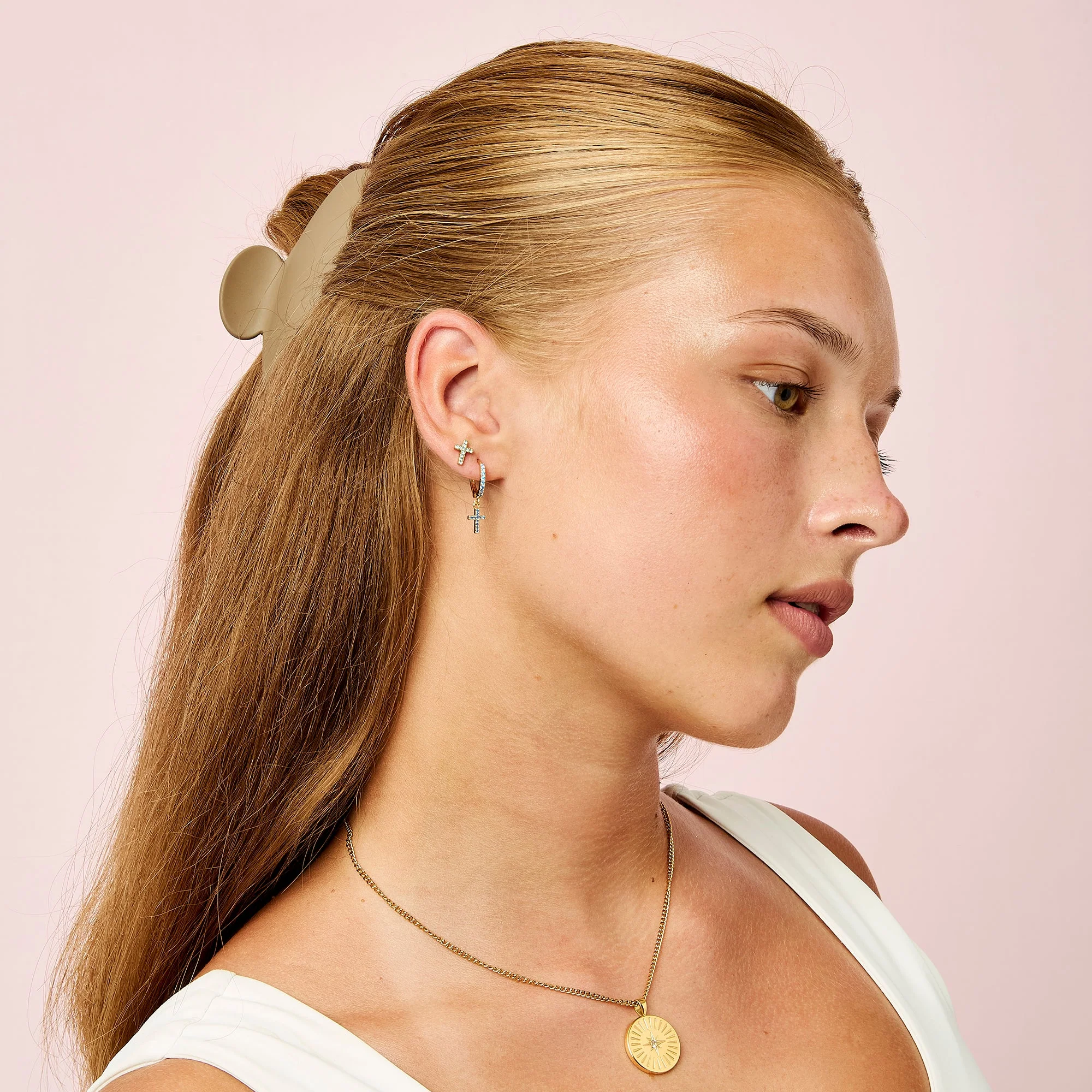Wholesale Camilla Cross Huggie Earrings - Image 12