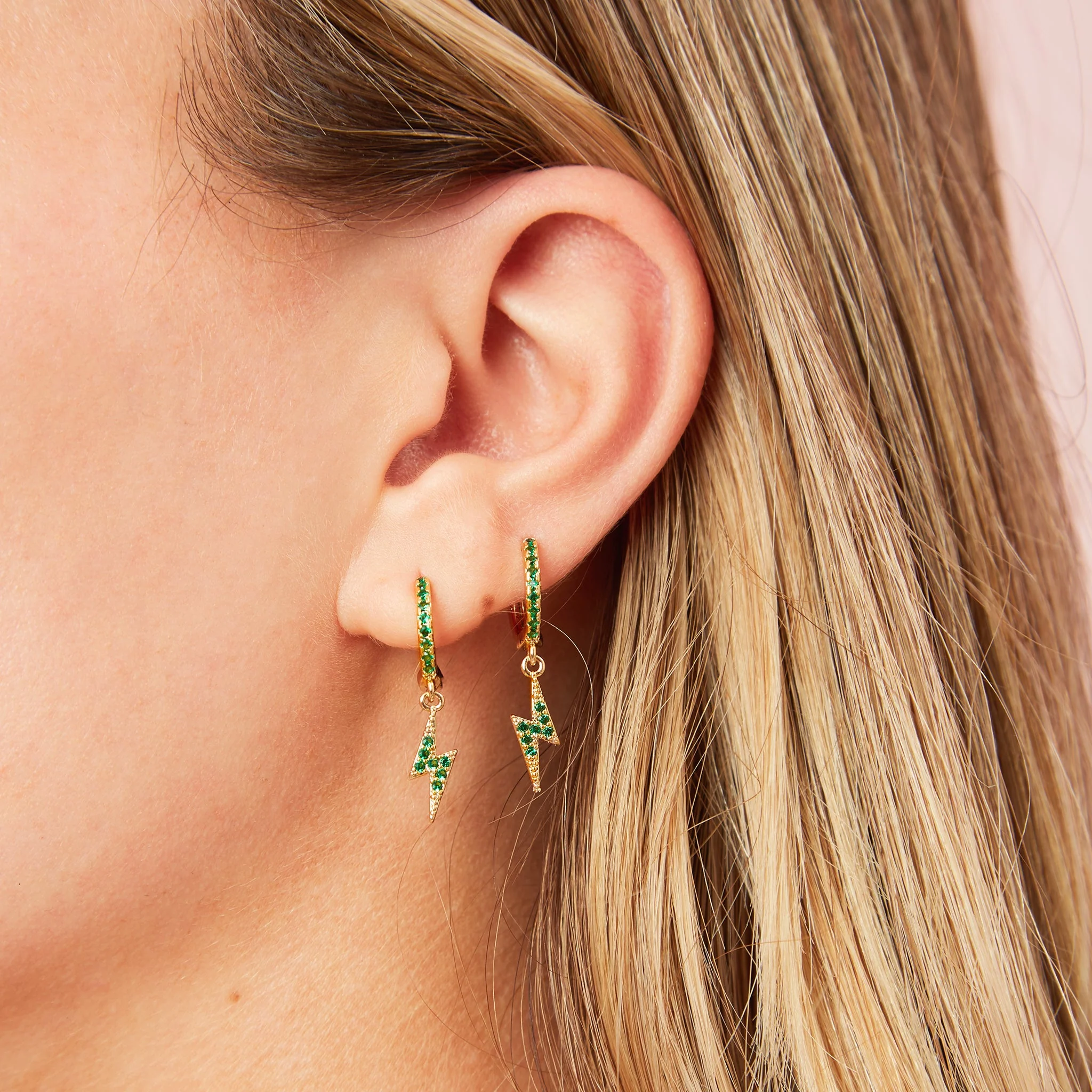 Wholesale Talitha Lightning Bolt Huggie Earrings - Image 11