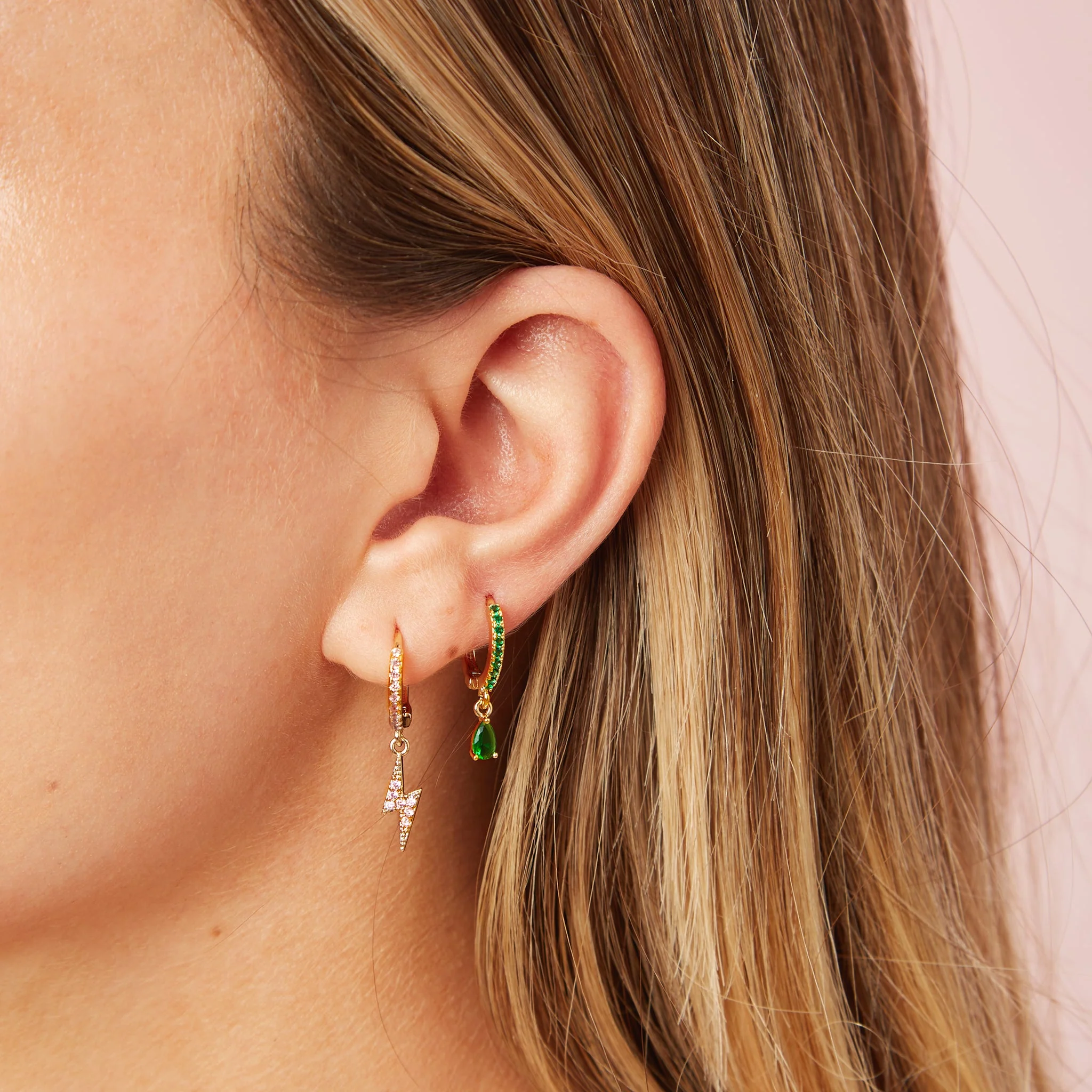Wholesale Talitha Lightning Bolt Huggie Earrings - Image 8