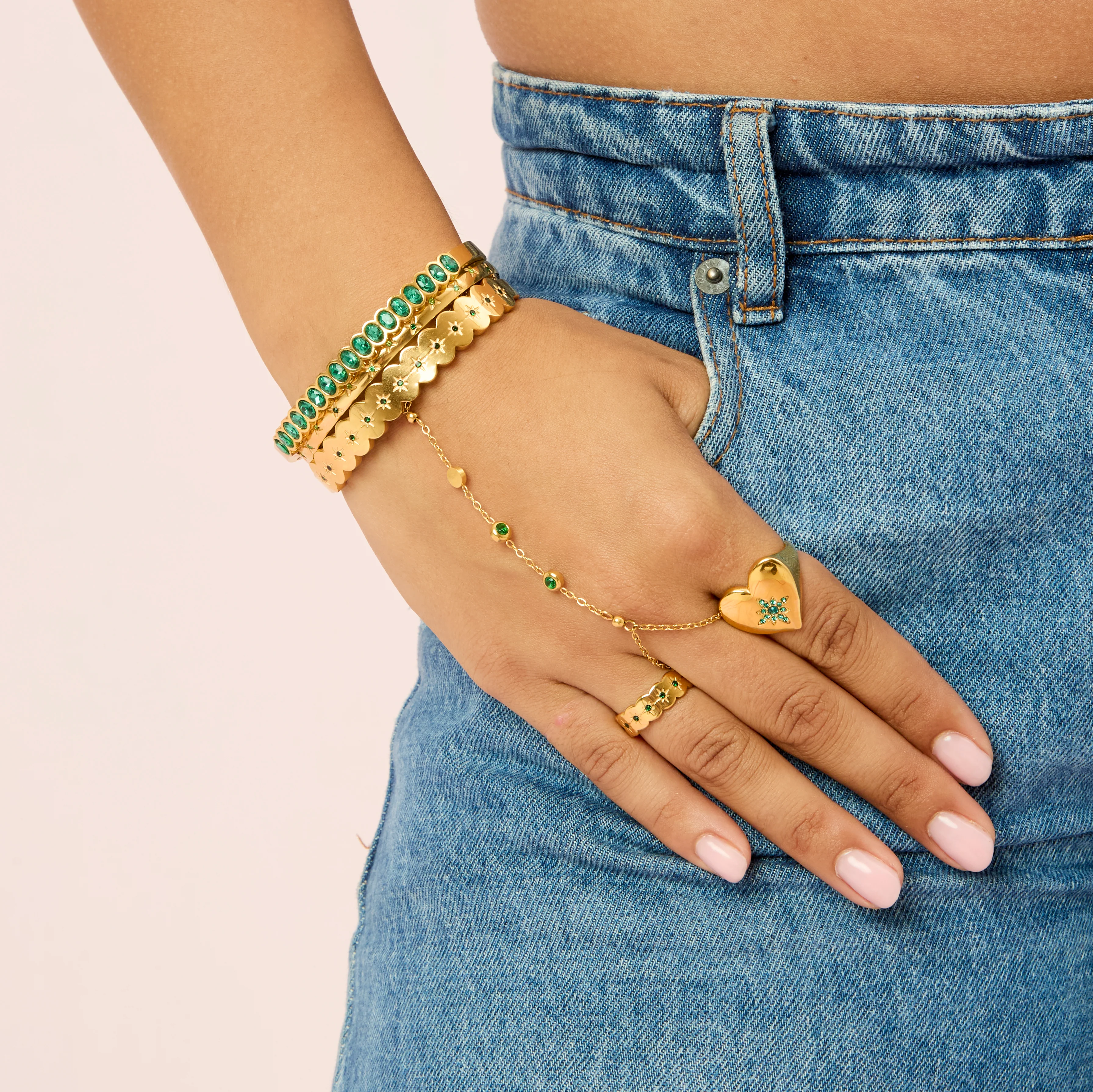 Tallulah Gold Green Scallop Star Ring - Image 3